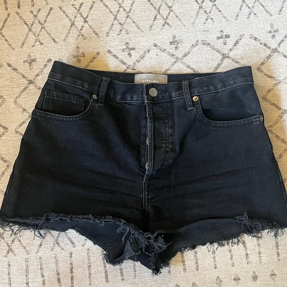 Everlane “the cheeky short” in black